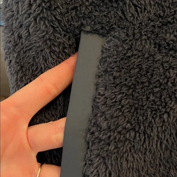 Patagonia Women's Dark Fleece Vest - Picture 4 of 6